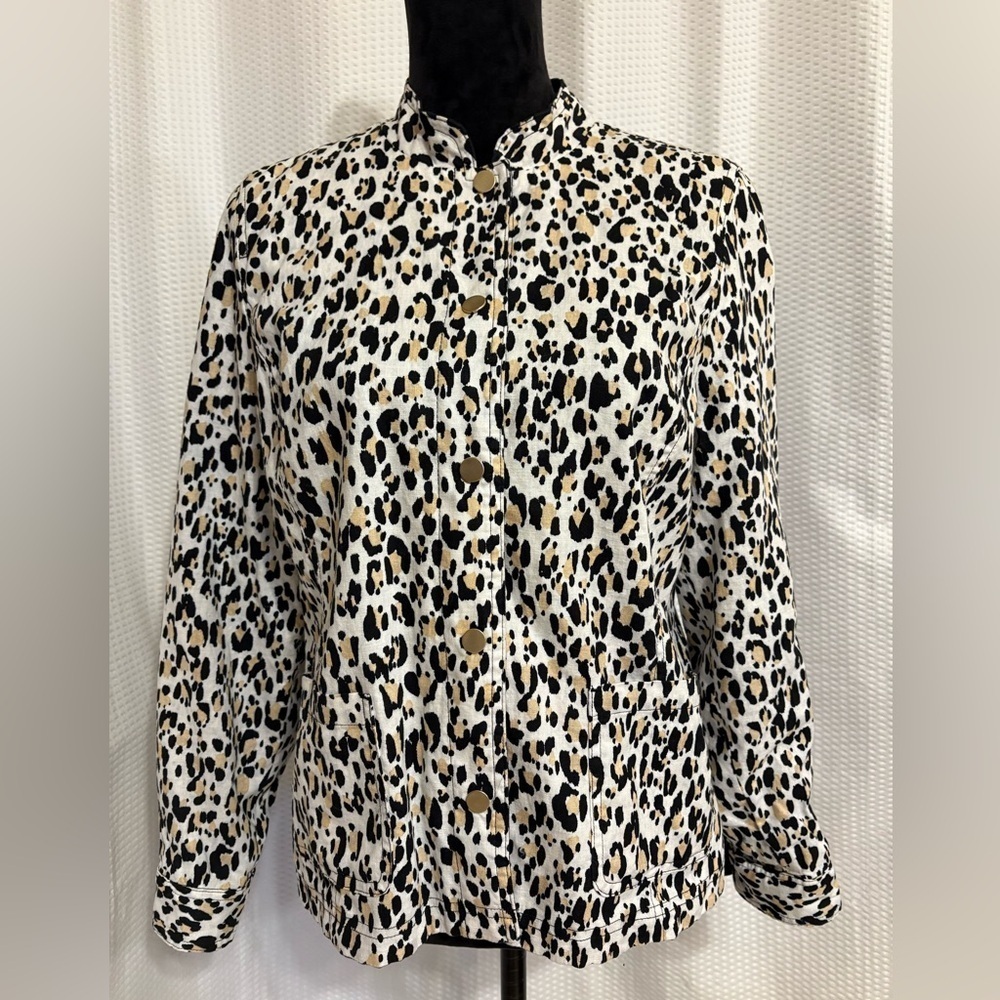 Chico’s leopard print long sleeve gold snap down jacket size medium 8-10